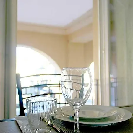 Modern Loft Near The Airport Hotel Bolonha